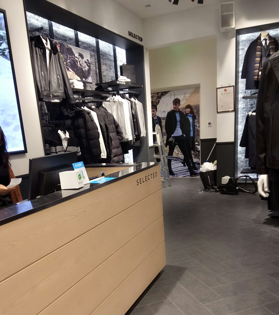 嘉定區大城服裝店裝修相冊