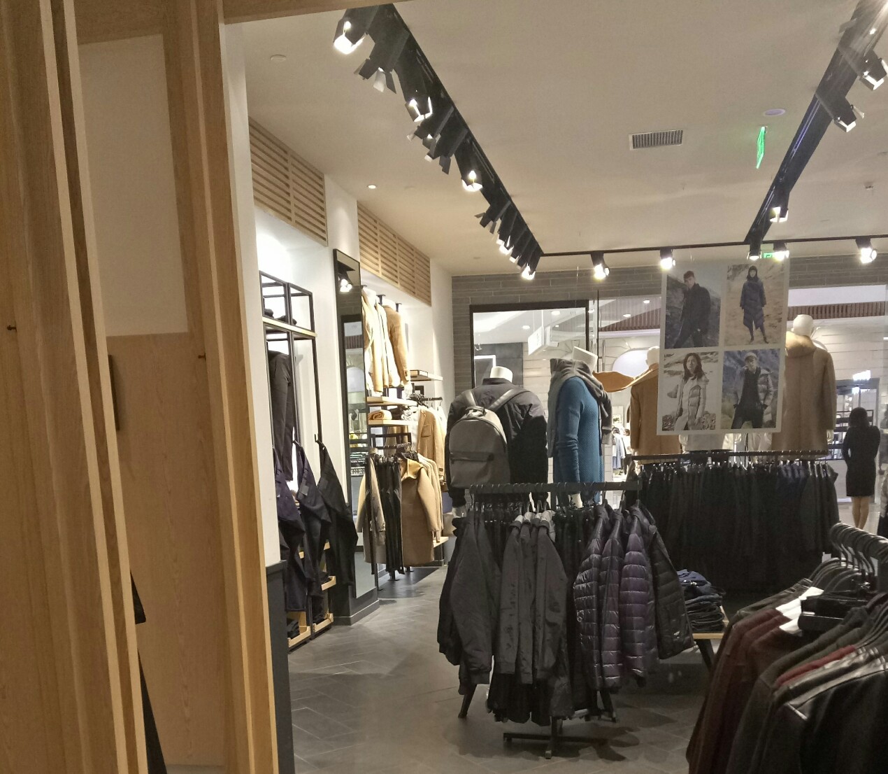 大城服裝店裝修相冊